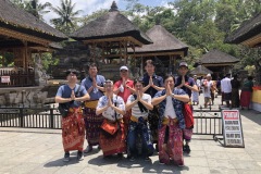 ティルタエンプル寺院