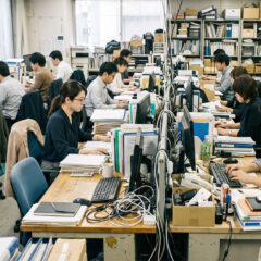 画面越しでは高評価なのに…リアル面接で逃げられる原因は職場環境にあり!?